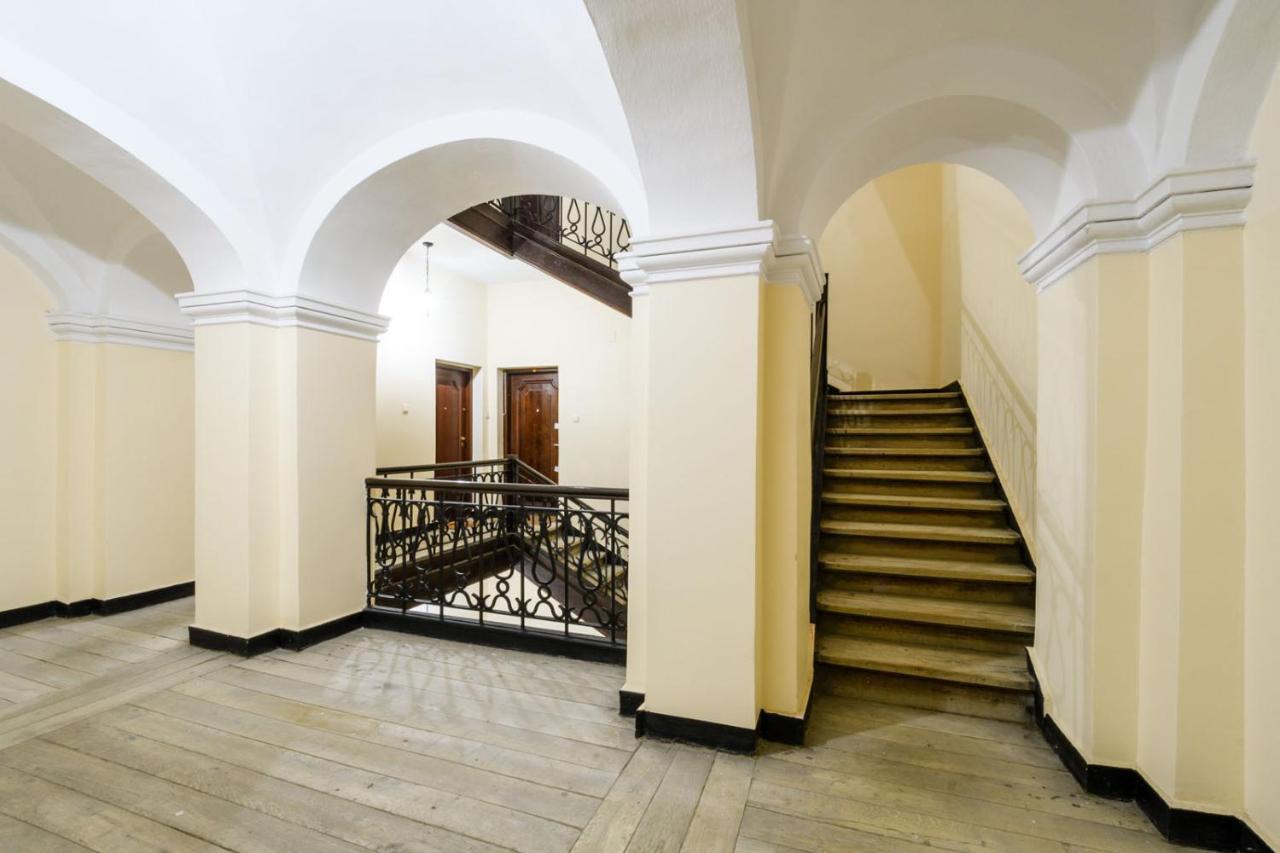 P&O Serviced Apartments Old Town Square Studio وارسو المظهر الخارجي الصورة